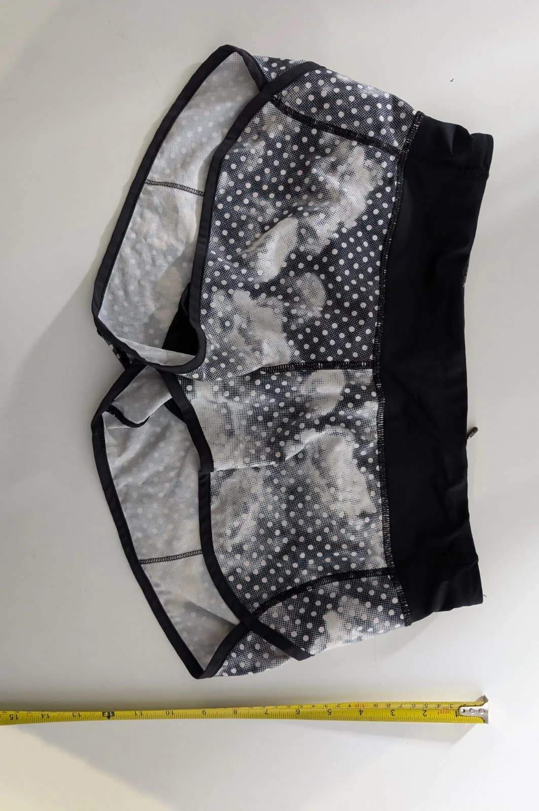 Lululemon Athletic Running Shorts Black Polka Dot Size 6 — photo 5 of 6