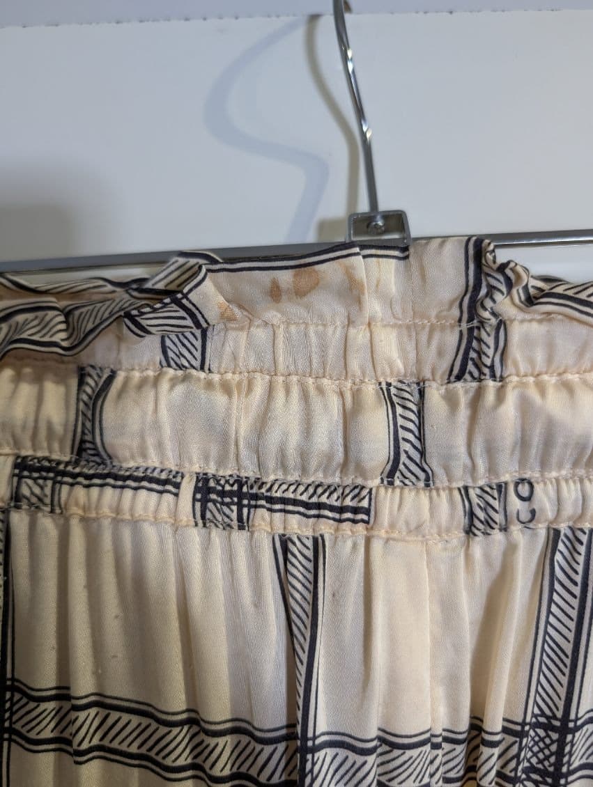 Maison Scotch Plaid Print Elastic Waist Shorts Cream & Black — photo 5 of 10