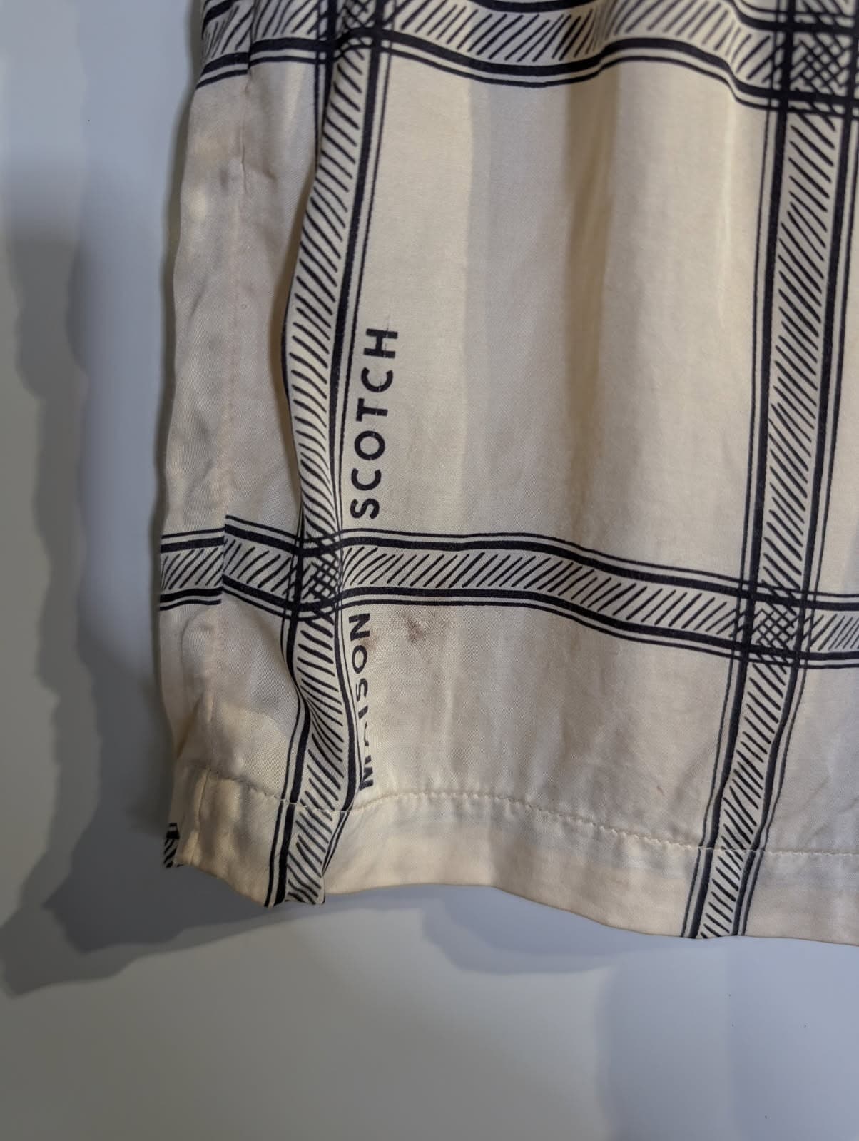 Maison Scotch Plaid Print Elastic Waist Shorts Cream & Black — photo 9 of 10