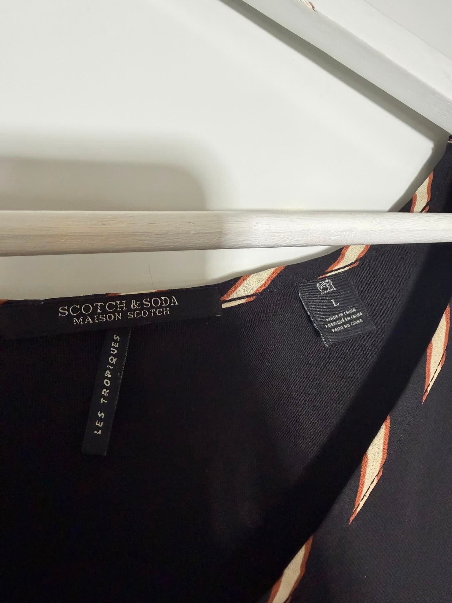 Maison Scotch V-Neck T-Shirt Black with Striped Trim Size L — photo 2 of 4