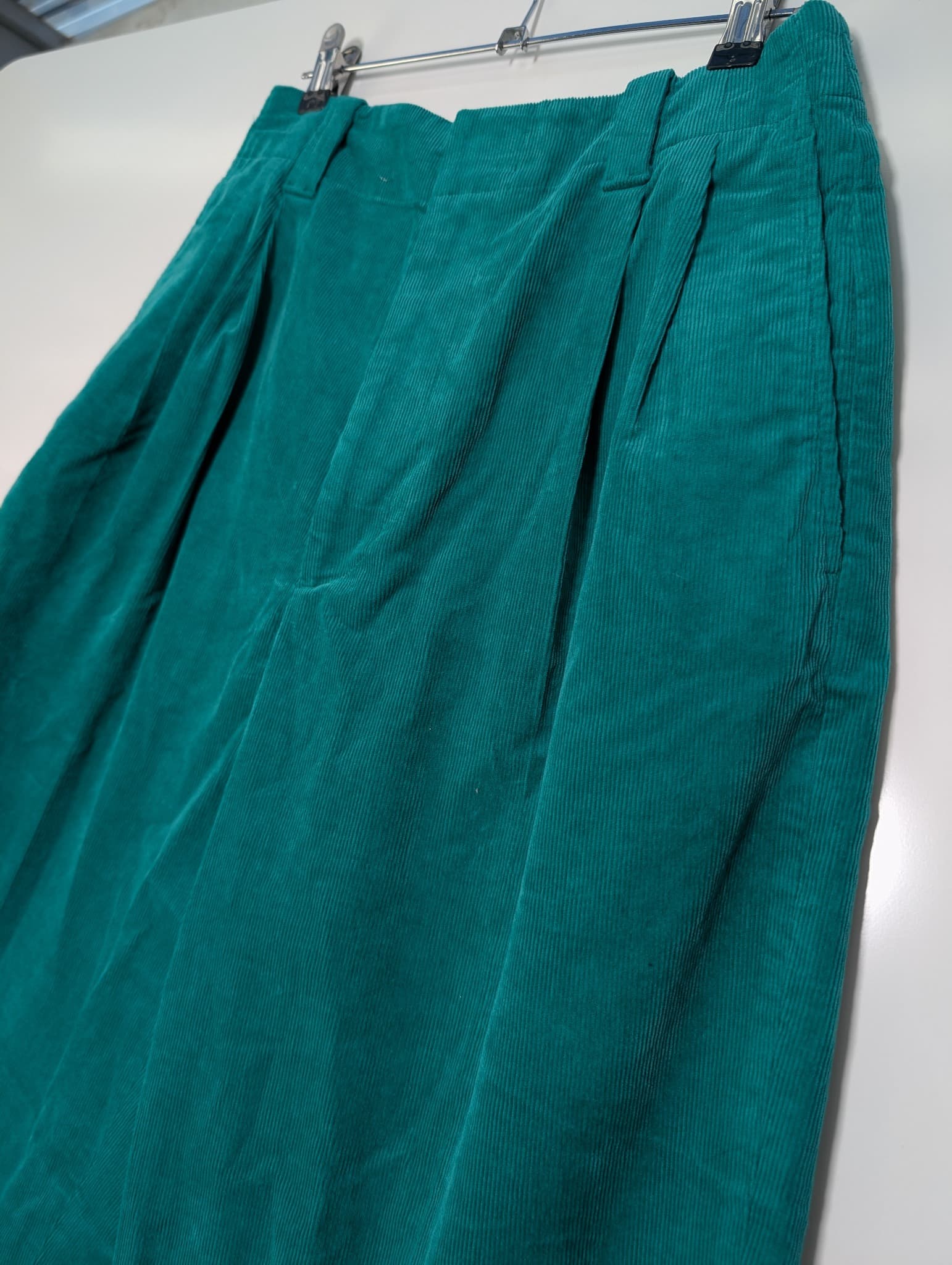 MARNI UNIQLO High-Waisted Pleated Corduroy Trousers Green Size M — photo 2 of 9