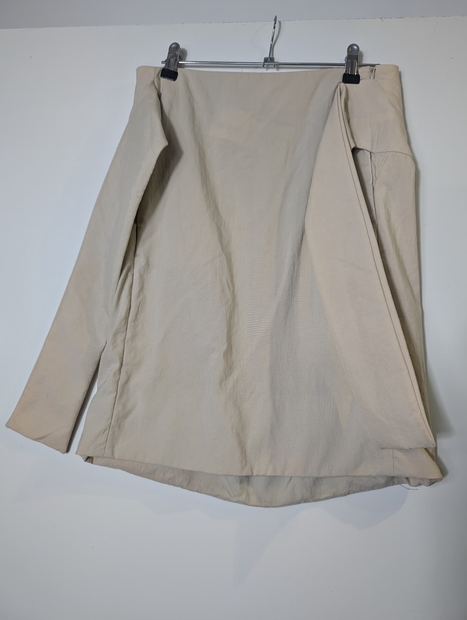 Marni Wrap-Style Mini Skirt Beige IT 40 — photo 2 of 6