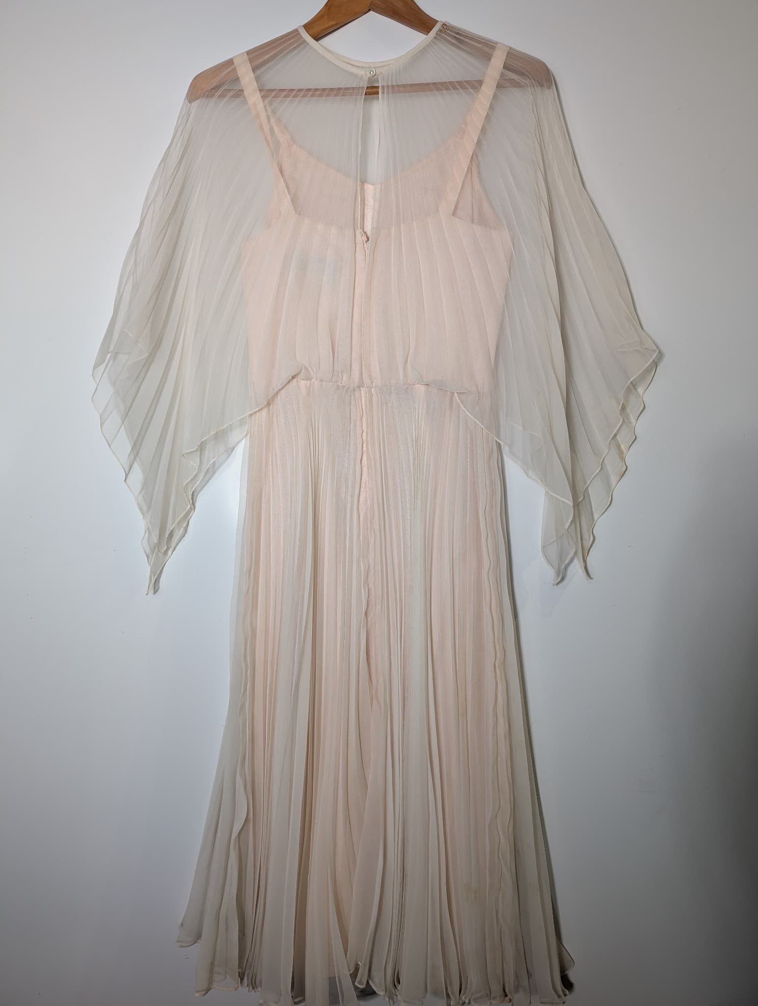 Merco Daron Pleated Chiffon Angel Sleeve Maxi Dress Pale Pink Size 12 — photo 5 of 13