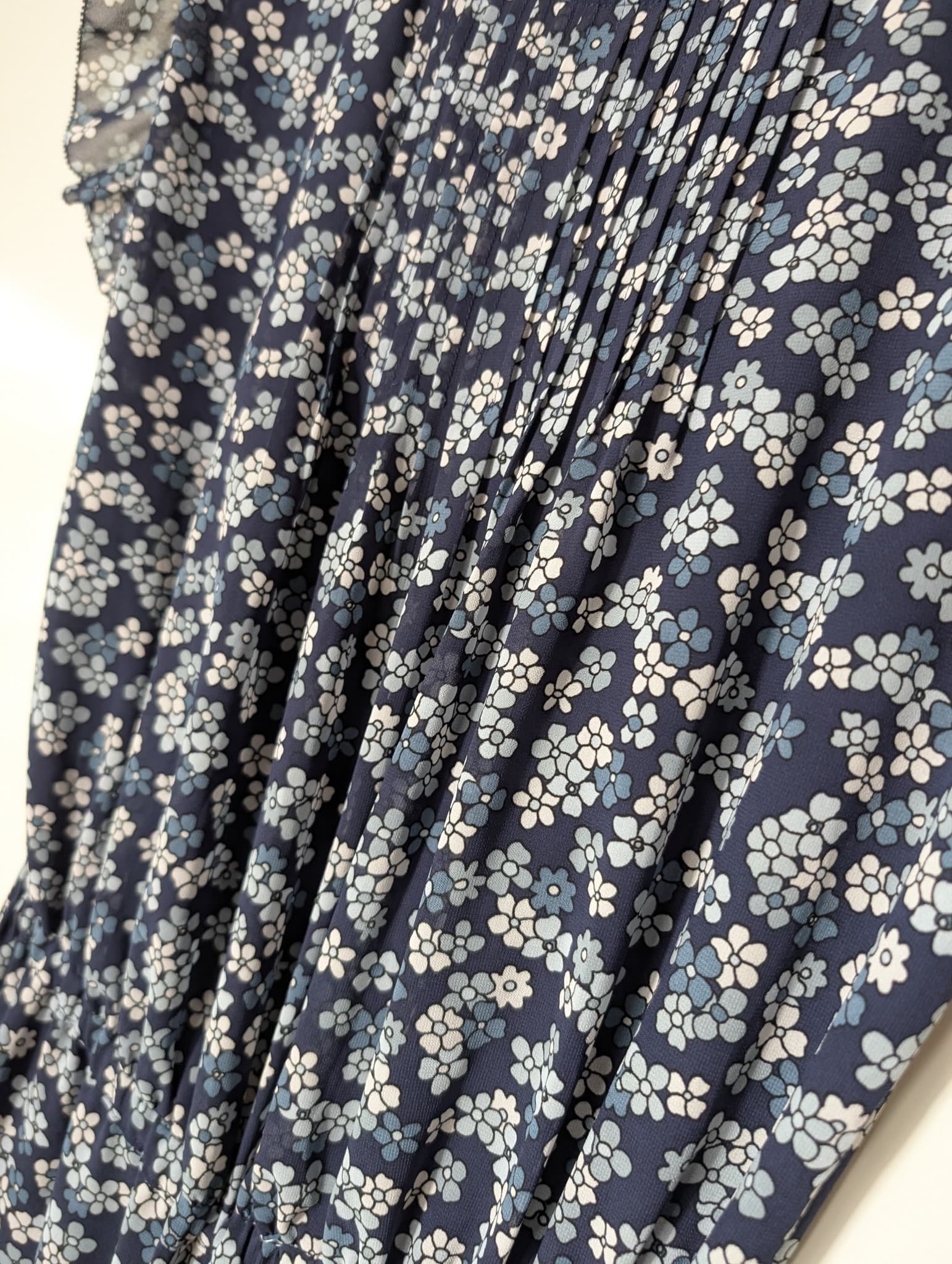 Michael Kors Blue Floral Print Flutter Sleeve Jumpsuit Size S — photo 2 of 8