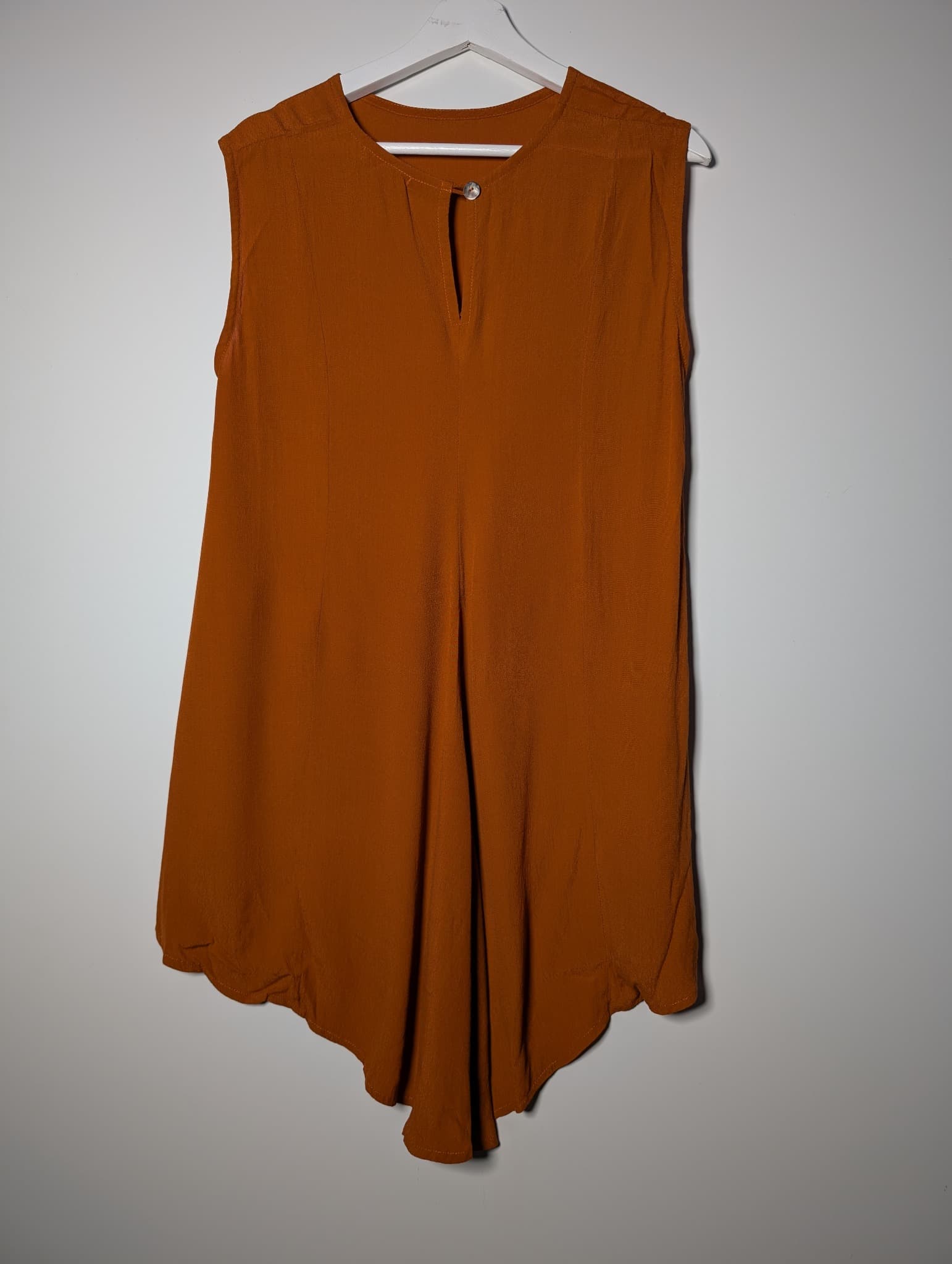 Mister Zimi Sleeveless High-Low Blouse Rust Orange Size 14 — photo 4 of 7