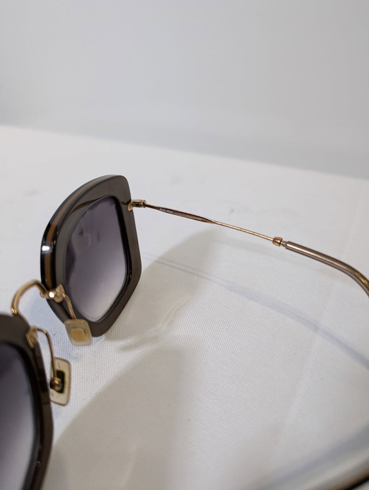Miu Miu SMU 07O Sunglasses Black Gradient Gold Frame — photo 6 of 8