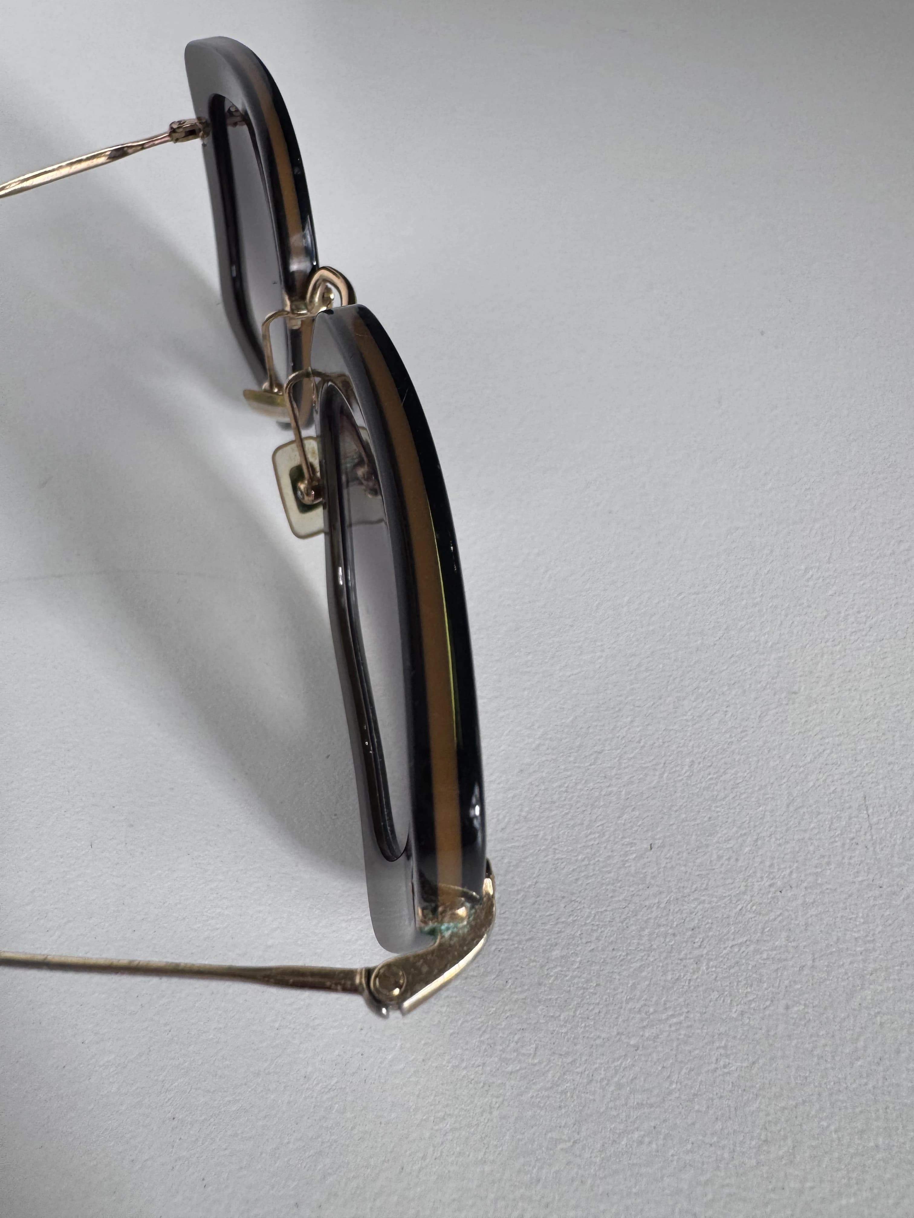 Miu Miu Sunglasses Dark Frame Made in Italy — photo 3 of 7
