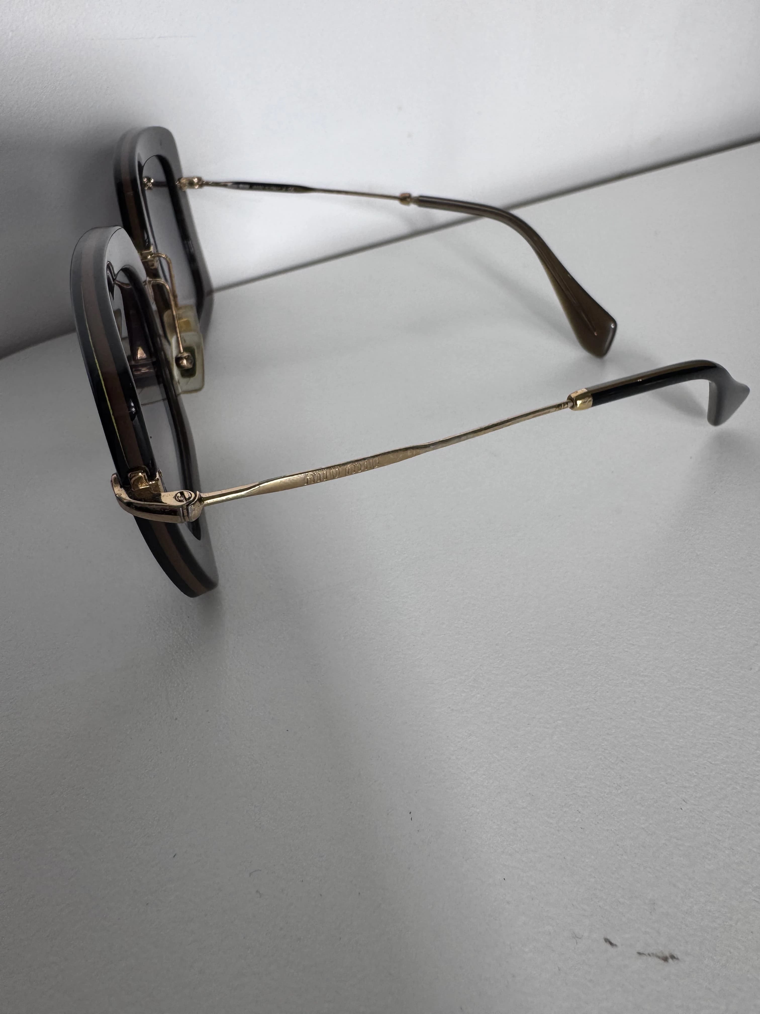 Miu Miu Sunglasses Dark Frame Made in Italy — photo 5 of 7