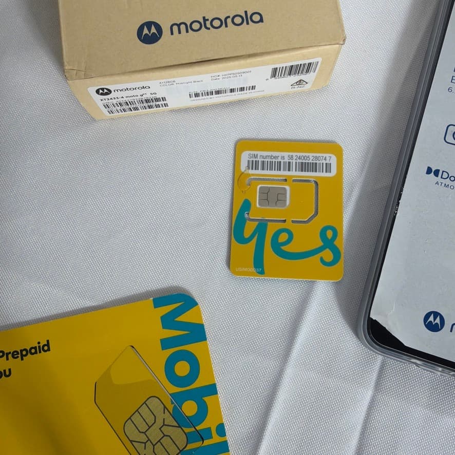 Motorola Moto G35 5G - 128GB Midnight Black Smartphone — photo 6 of 8