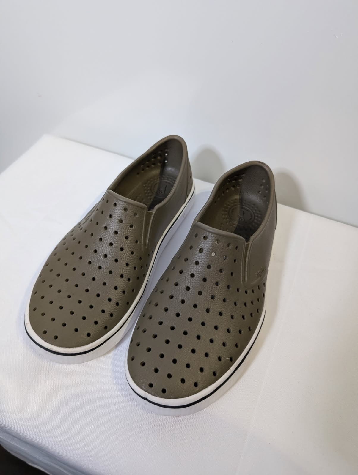 Native Shoes Jefferson Slip-On Kids Olive Green Water Shoes — photo 3 of 4