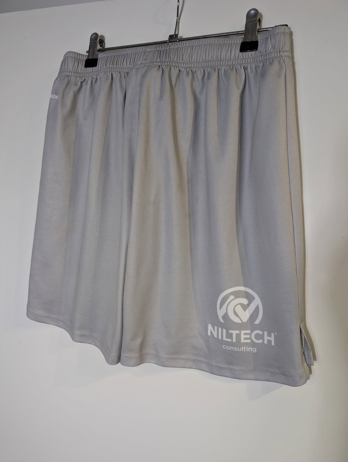 New Balance Brisbane Roar FC 2023/24 Away Shorts - Grey Men's Size M — photo 7 of 10