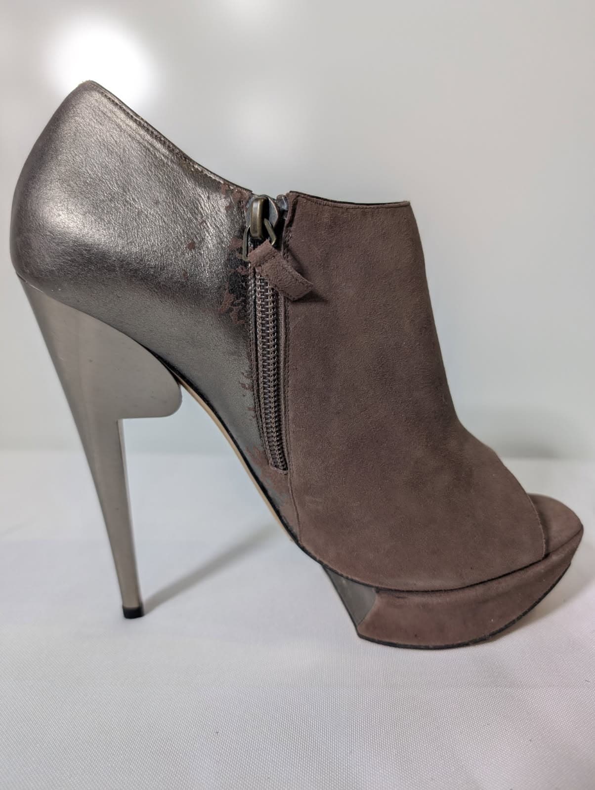 Nicholas Kirkwood Suede & Metallic Leather Peep-Toe Platform Booties Size 38.5 — photo 4 of 8