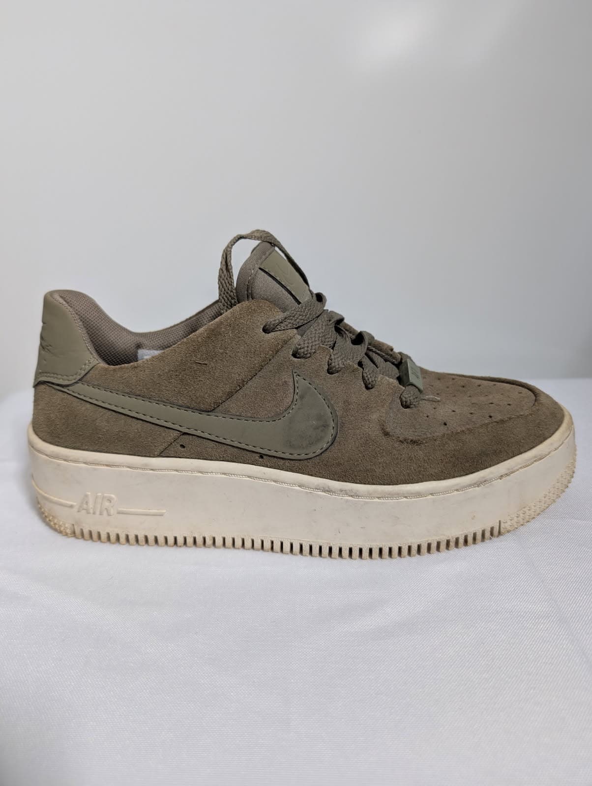 Nike Air Force 1 Sage Low Olive Suede Women's US 7 — photo 8 of 9