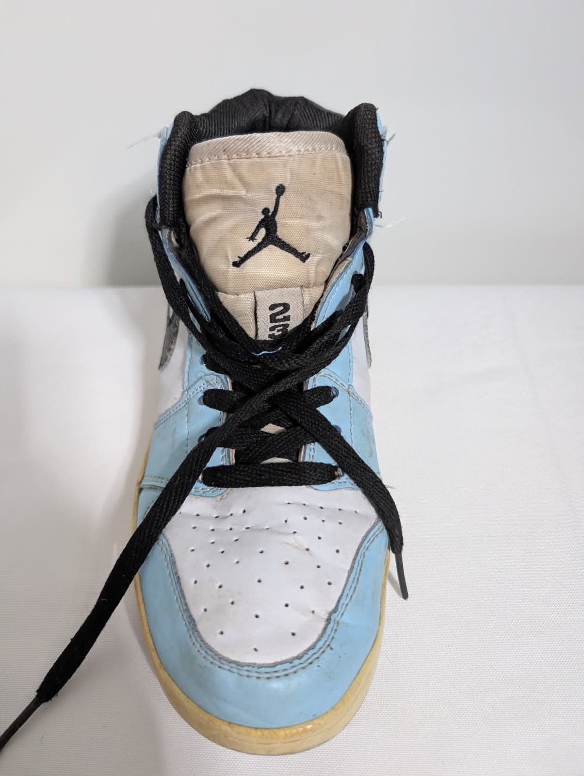 Nike Air Jordan 1 Retro High OG UNC Women's US 6 — photo 6 of 7