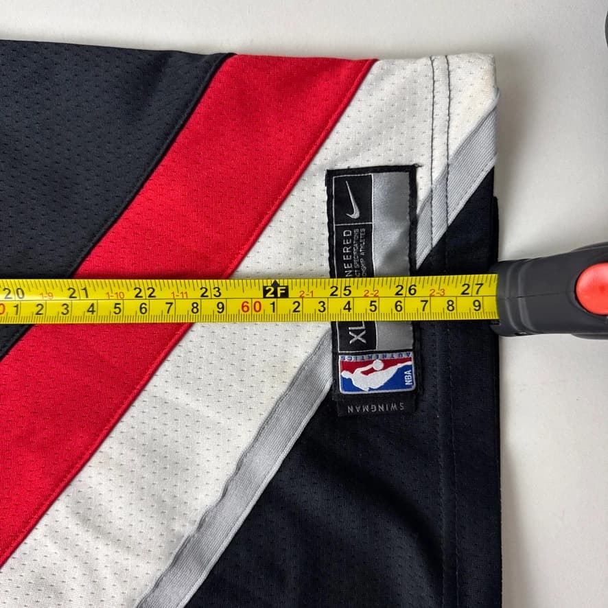Nike Portland Trail Blazers Damian Lillard #0 Swingman Basketball Jersey — photo 5 of 11