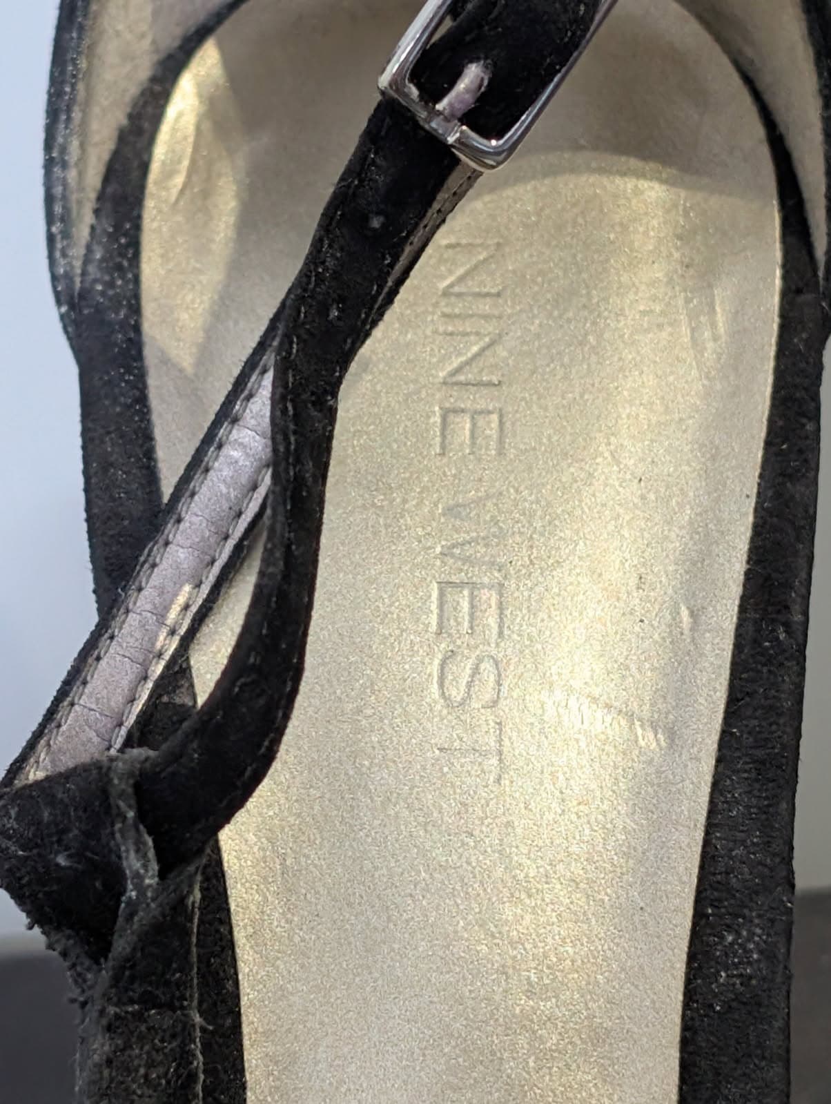 Nine West Vintage Style Velvet T-Strap Peep Toe Heels - Black/Purple US 8.5M — photo 4 of 6
