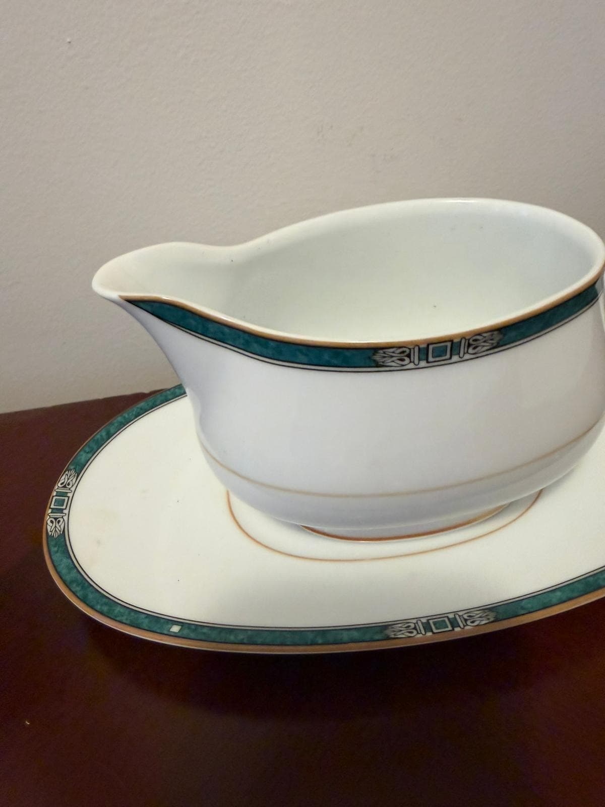 Noritake Legendary 4139 Gravy Boat with Attached Underplate — photo 3 of 3