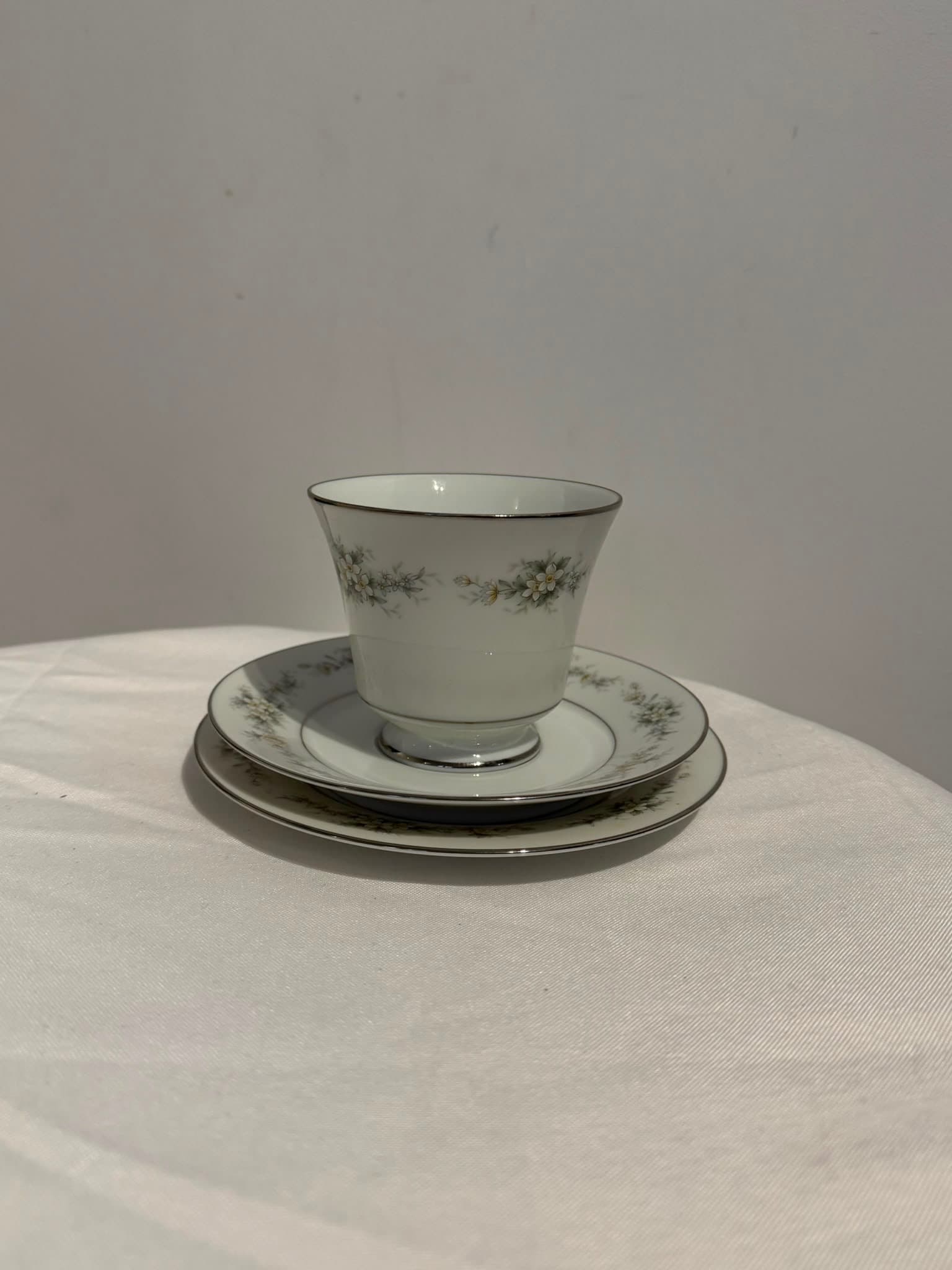 Noritake Melissa 3080 Fine China Tea Set 8 Place Settings Plus Extras — photo 5 of 7