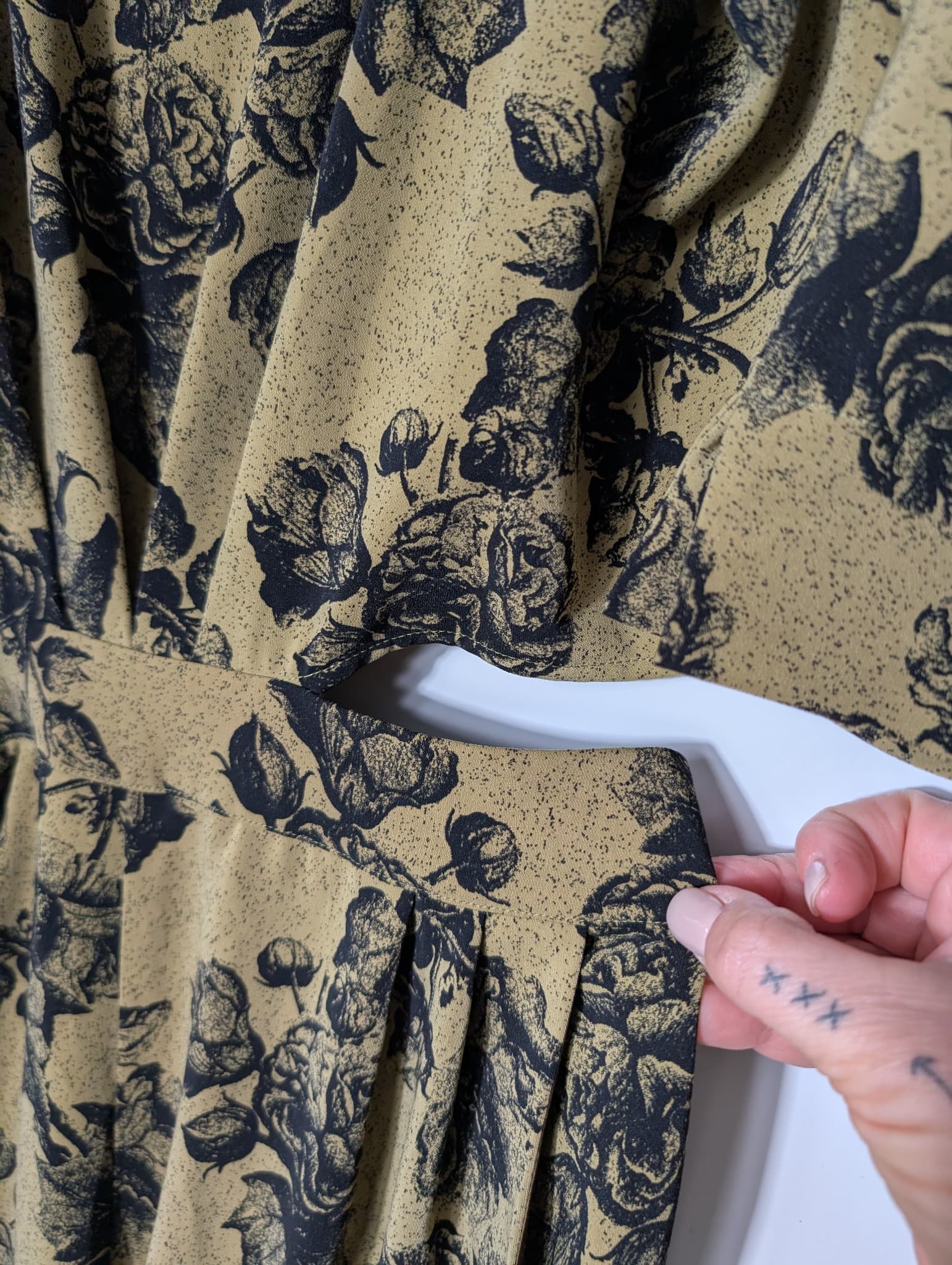 Notes du Nord Floral Cutout Midi Dress Olive Green Size 36 — photo 3 of 9