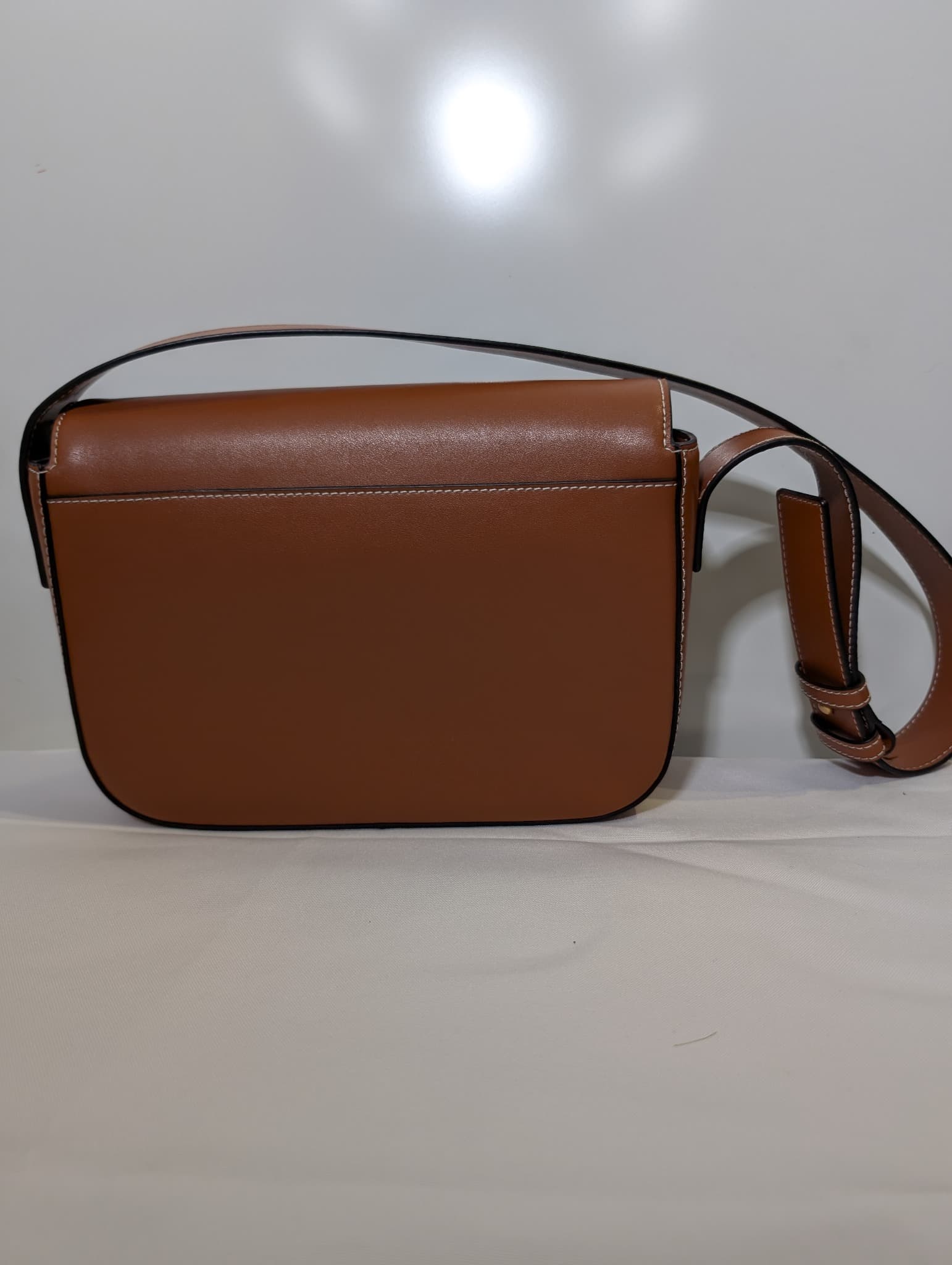 Oroton Leather Shoulder Bag Tan Gold Hardware — photo 4 of 9