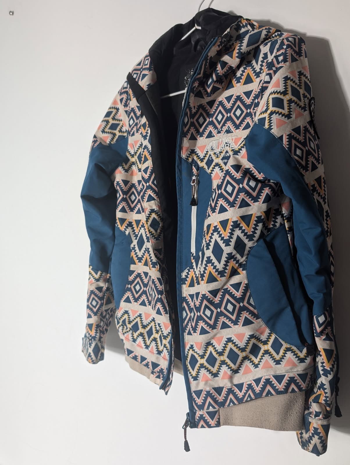 Picture Organic Clothing Ski Jacket - Girls Size 12 Geometric Pattern — photo 4 of 7