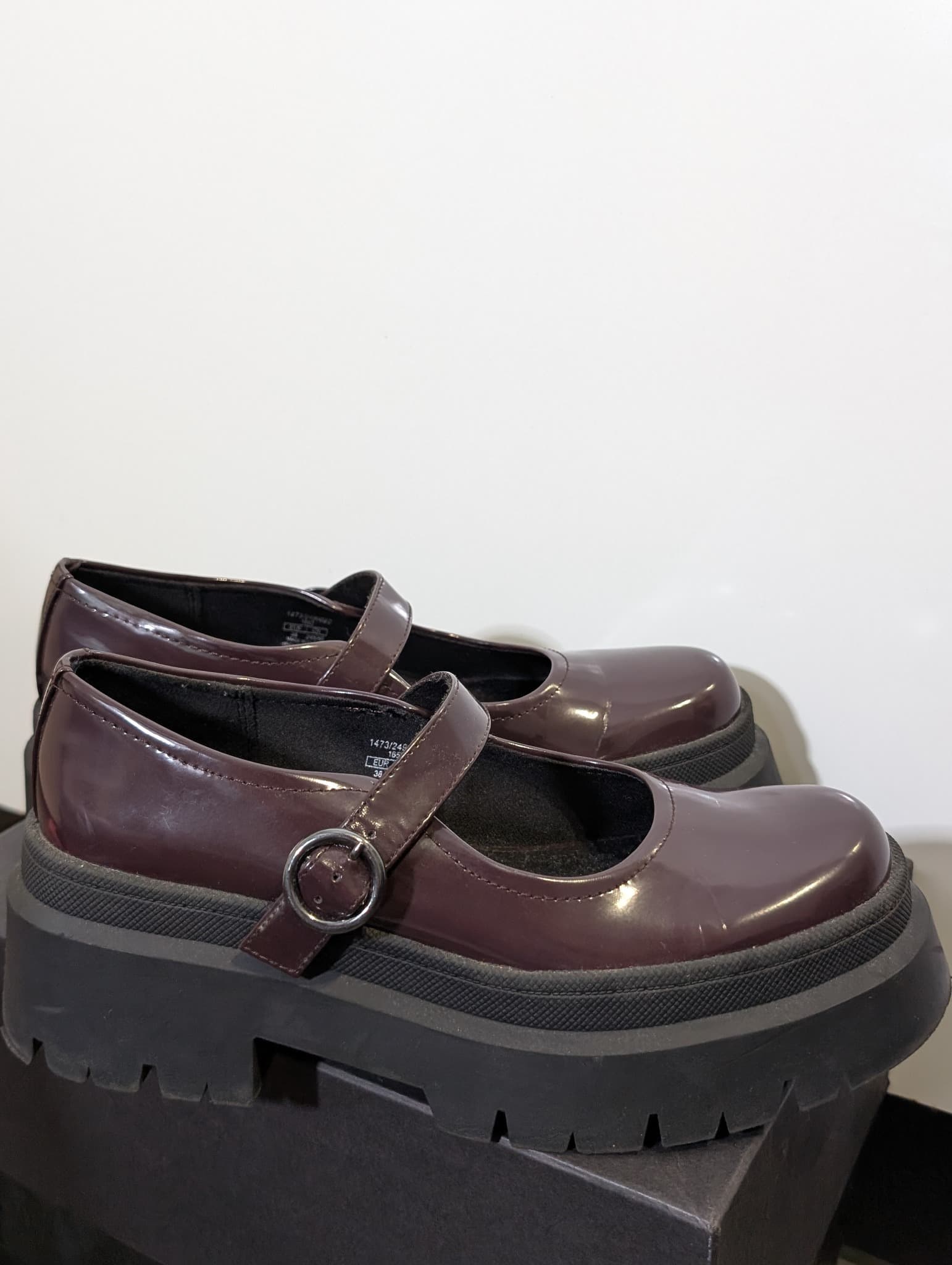 Pull & Bear Patent Platform Mary Jane Shoes - Burgundy EU 38 — photo 3 of 3
