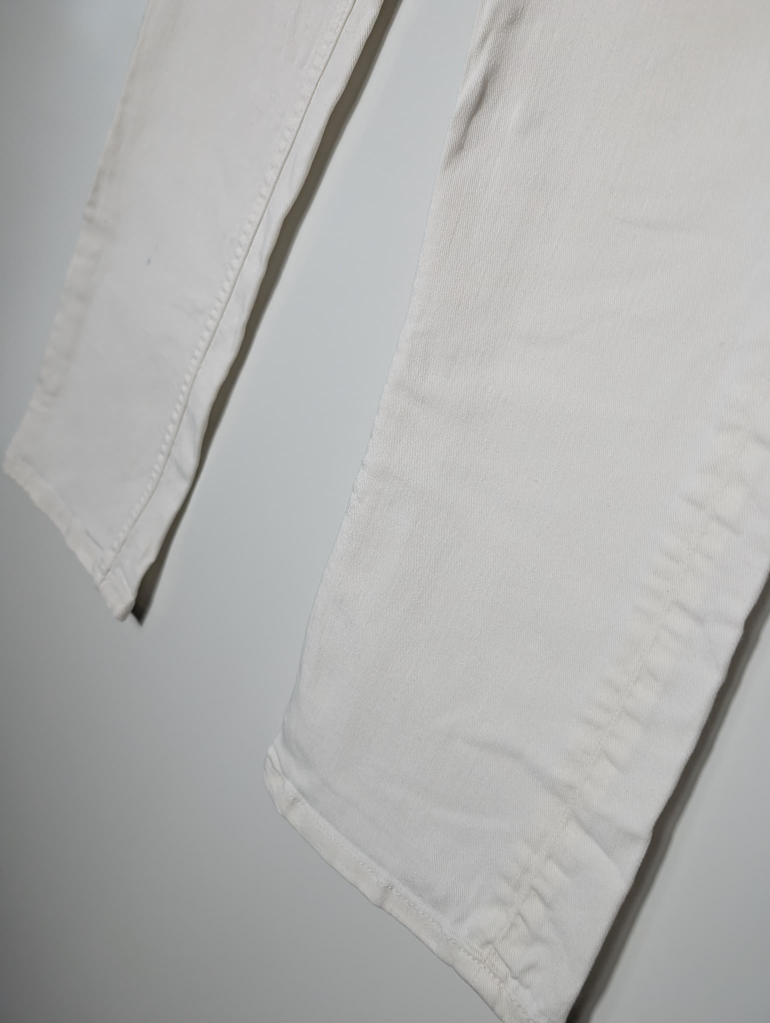 Reiko Paulin High-Waisted Button-Fly Jeans White Size 26 — photo 3 of 8