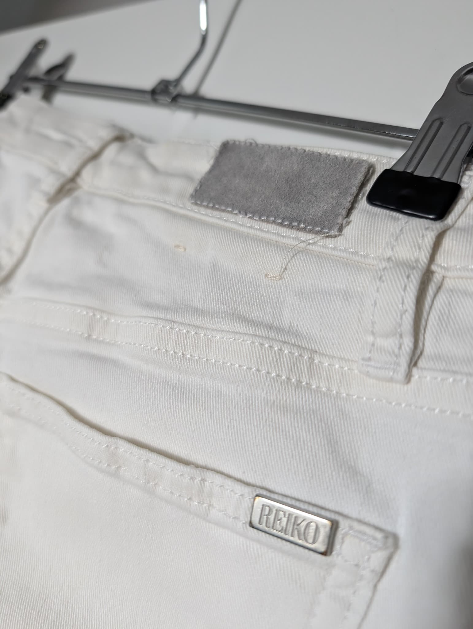 Reiko Paulin High-Waisted Button-Fly Jeans White Size 26 — photo 5 of 8
