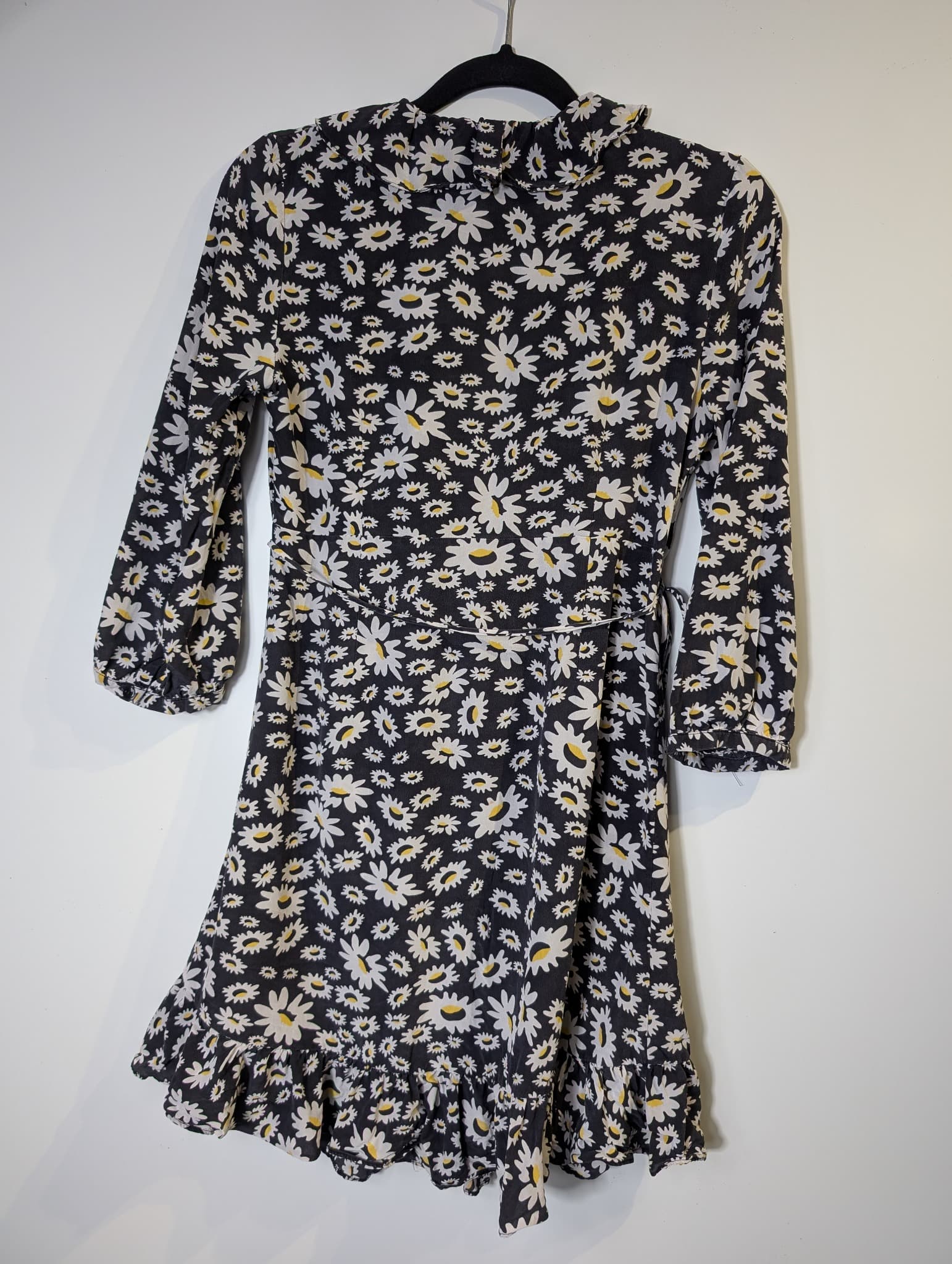 RIXO London Daisy Print Ruffle Wrap Dress Size S — photo 5 of 8