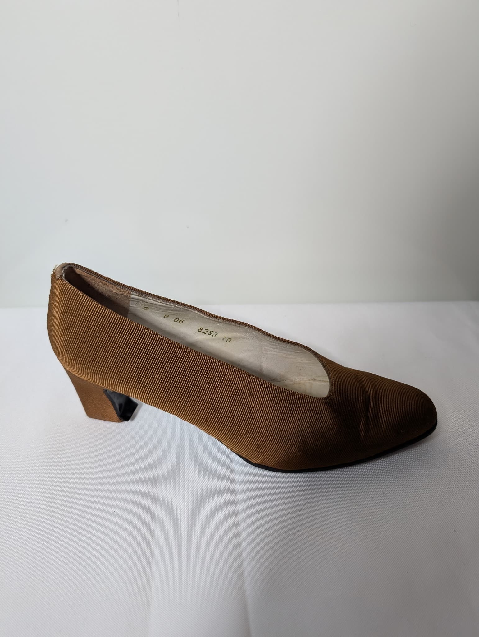 Robert Clergerie Vintage Grosgrain Ribbon Pumps Brown EU 36 — photo 3 of 7