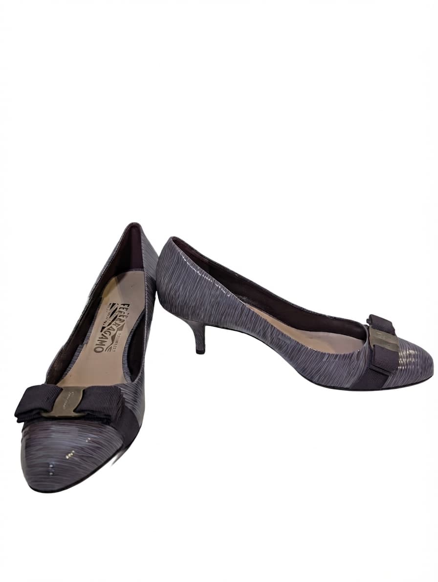 Salvatore Ferragamo Vara Bow Kitten Heel Pumps Grey Patent Leather — photo 1 of 11