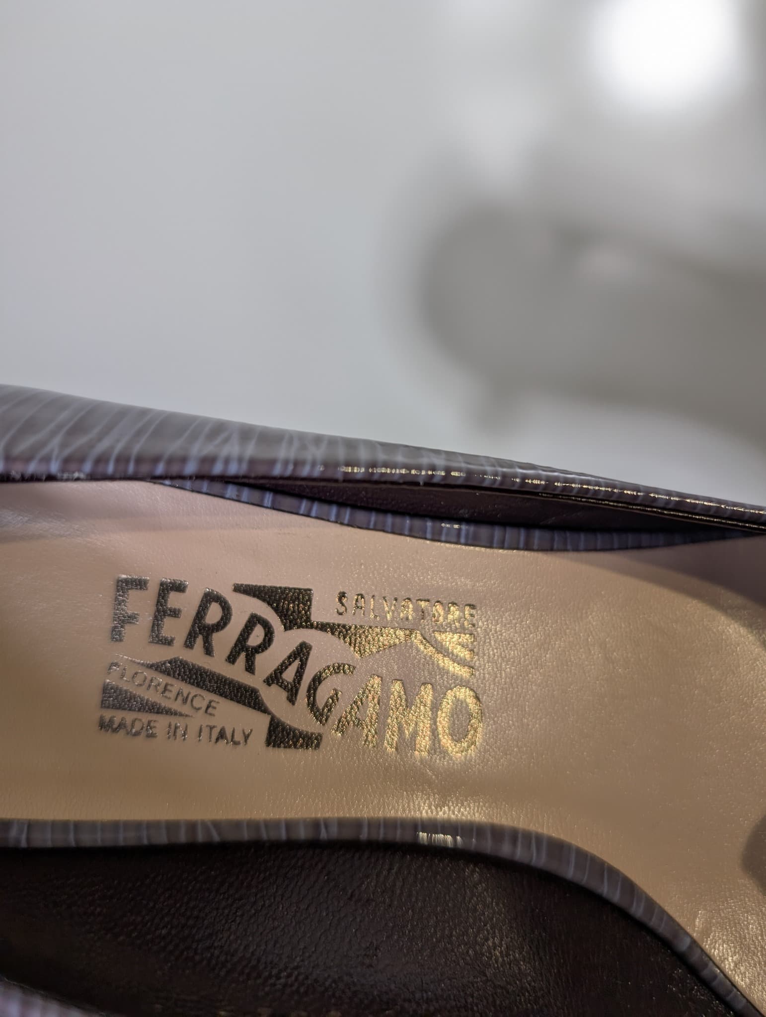 Salvatore Ferragamo Vara Bow Kitten Heel Pumps Grey Patent Leather — photo 6 of 11