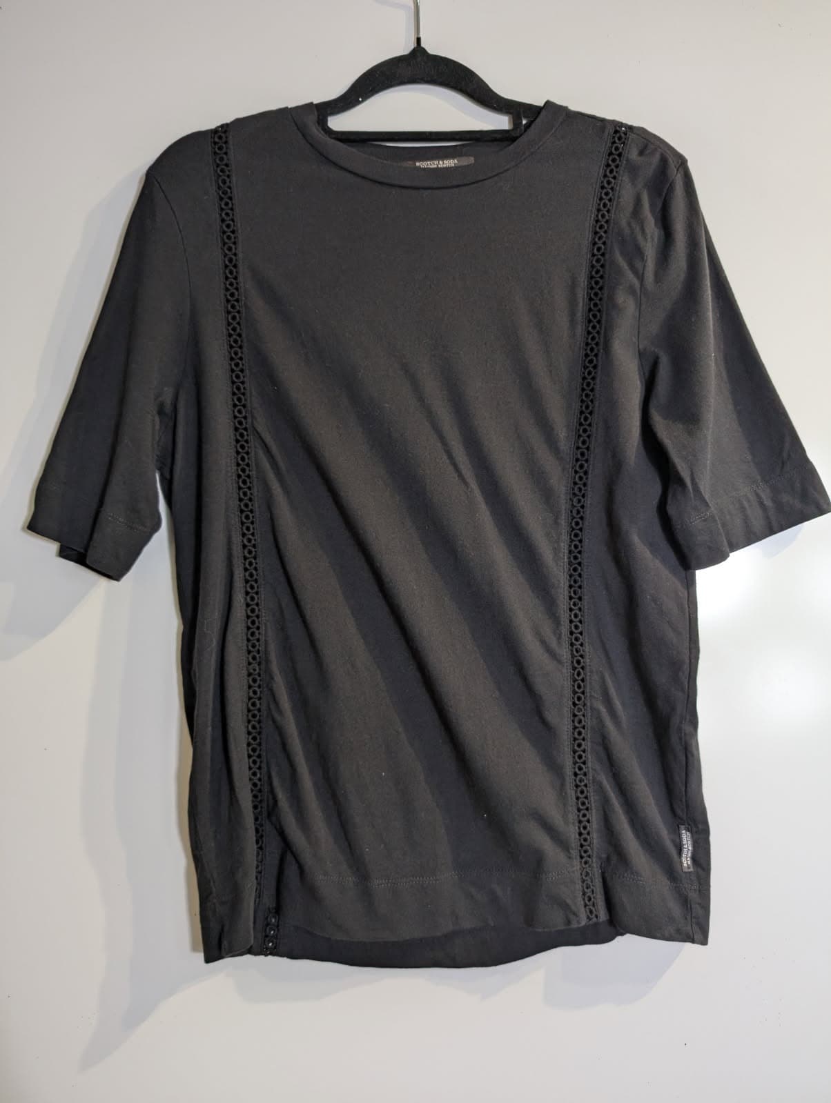 Scotch & Soda Maison Scotch Cotton T-Shirt with Eyelet Trim Black — photo 7 of 7