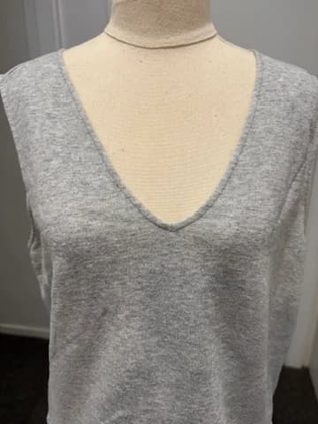SimplyVera Vera Wang Grey Sleeveless Top Size 12 — photo 7 of 7