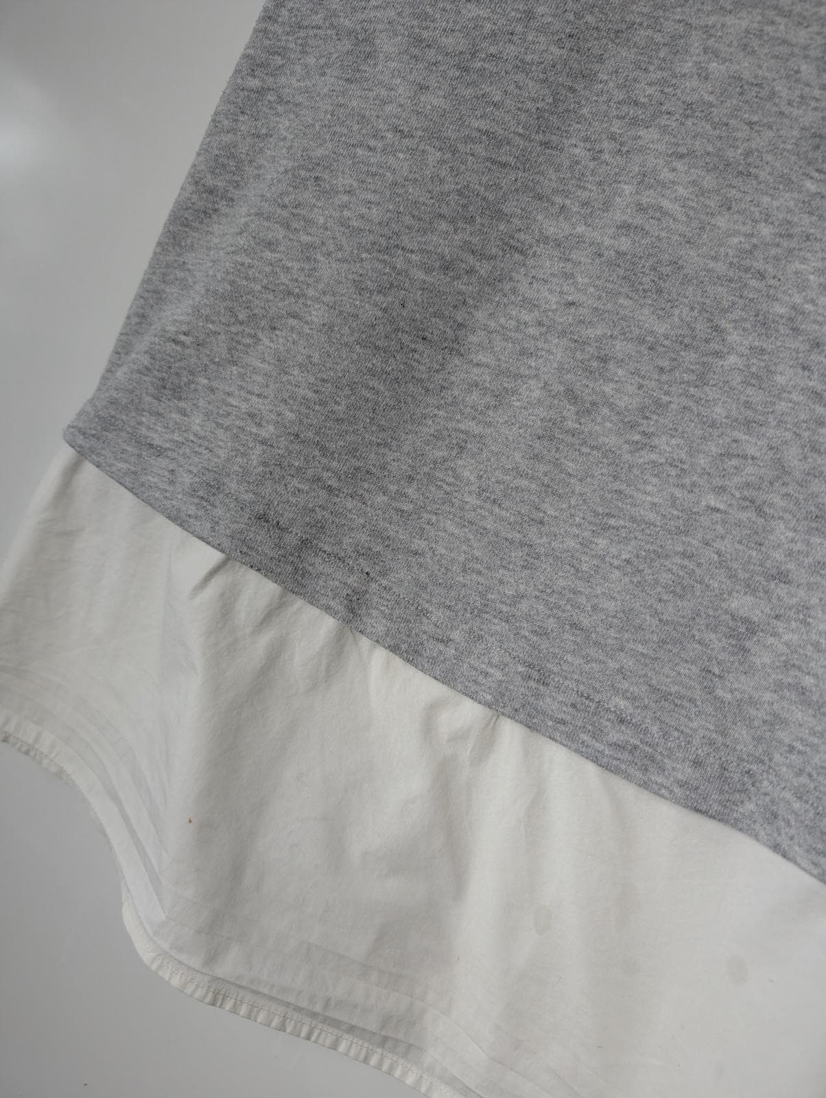SimplyVera VERA WANG Sleeveless V-Neck Layered Hem Top Grey White Size 12 — photo 2 of 6