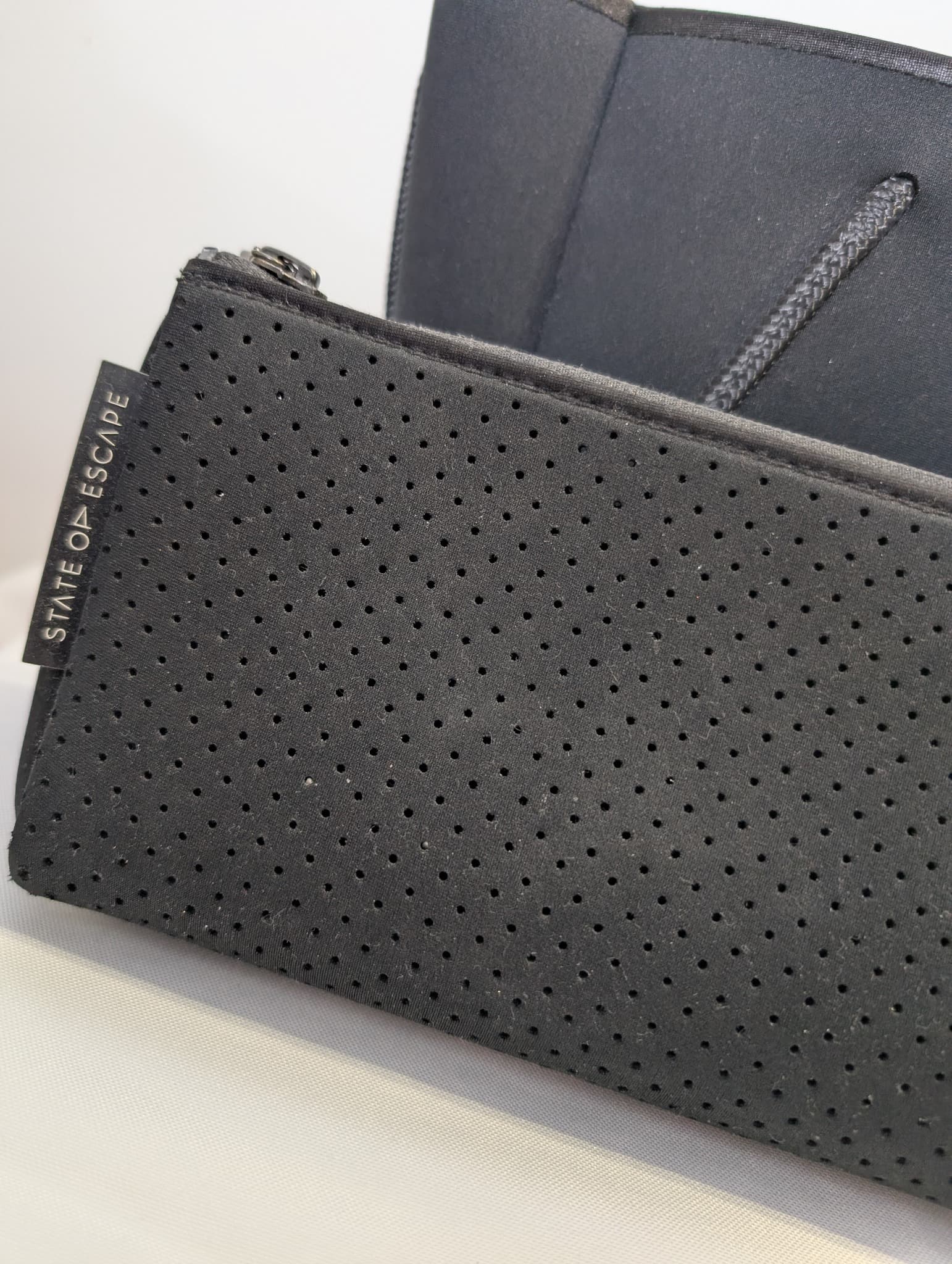 State of Escape Escape Carryall Tote Bag Black — photo 4 of 5