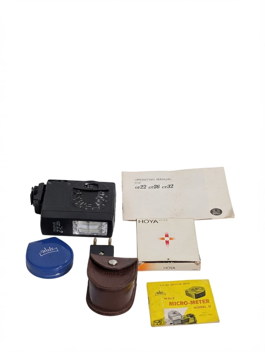 Sunpak GT22 Electronic Flash Unit with Accessories Vintage — photo 1 of 3