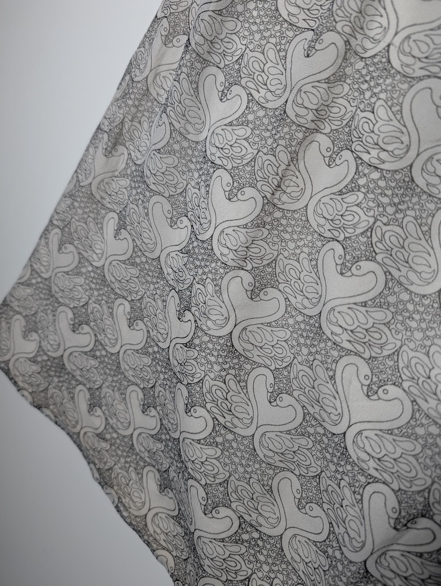 Swan Print Lace Trim Tunic Top Cream and Black UK 12 — photo 4 of 10