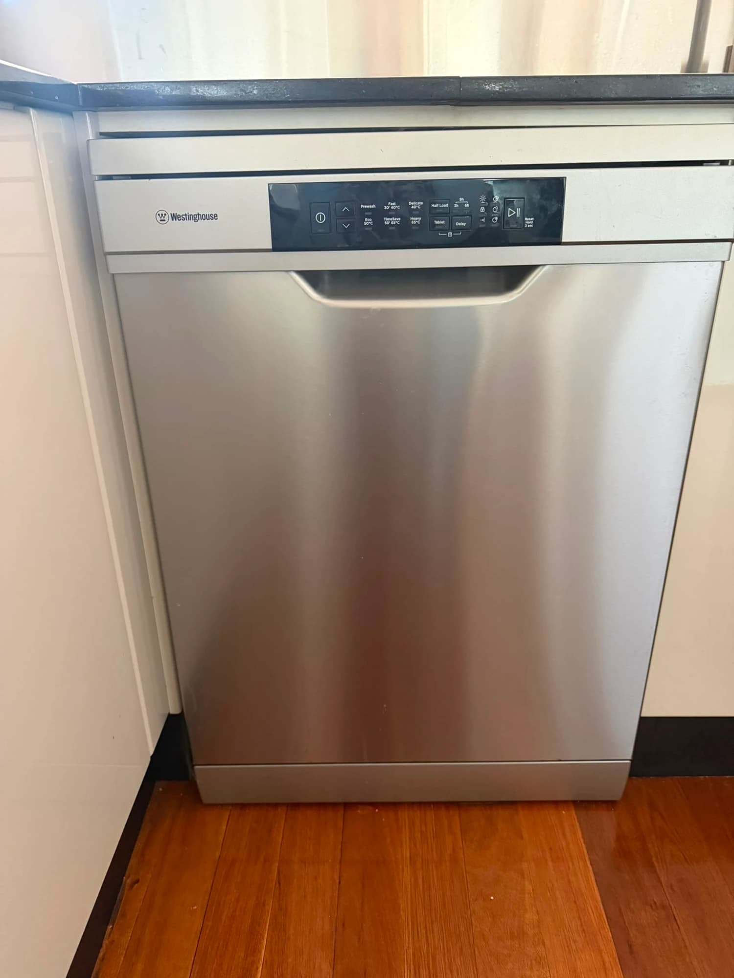 TAUPE HIGH GLOSS KITCHEN — photo 13 of 49