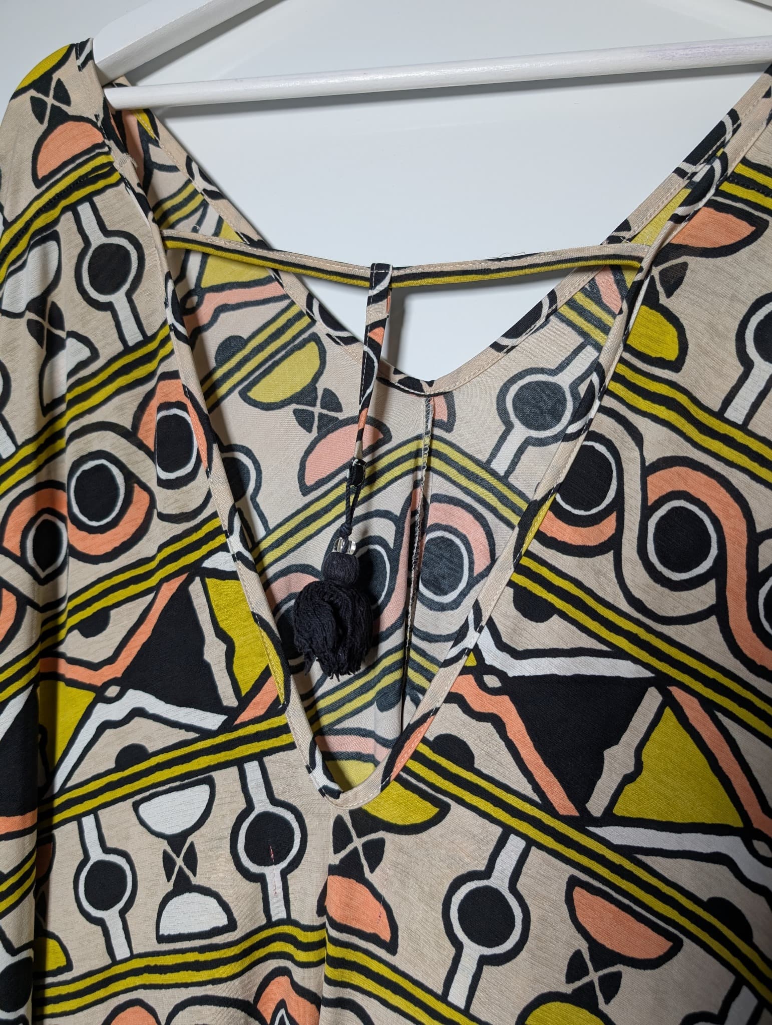 Tigerlily Geometric Print V-Neck Kaftan Tunic Large — photo 5 of 9
