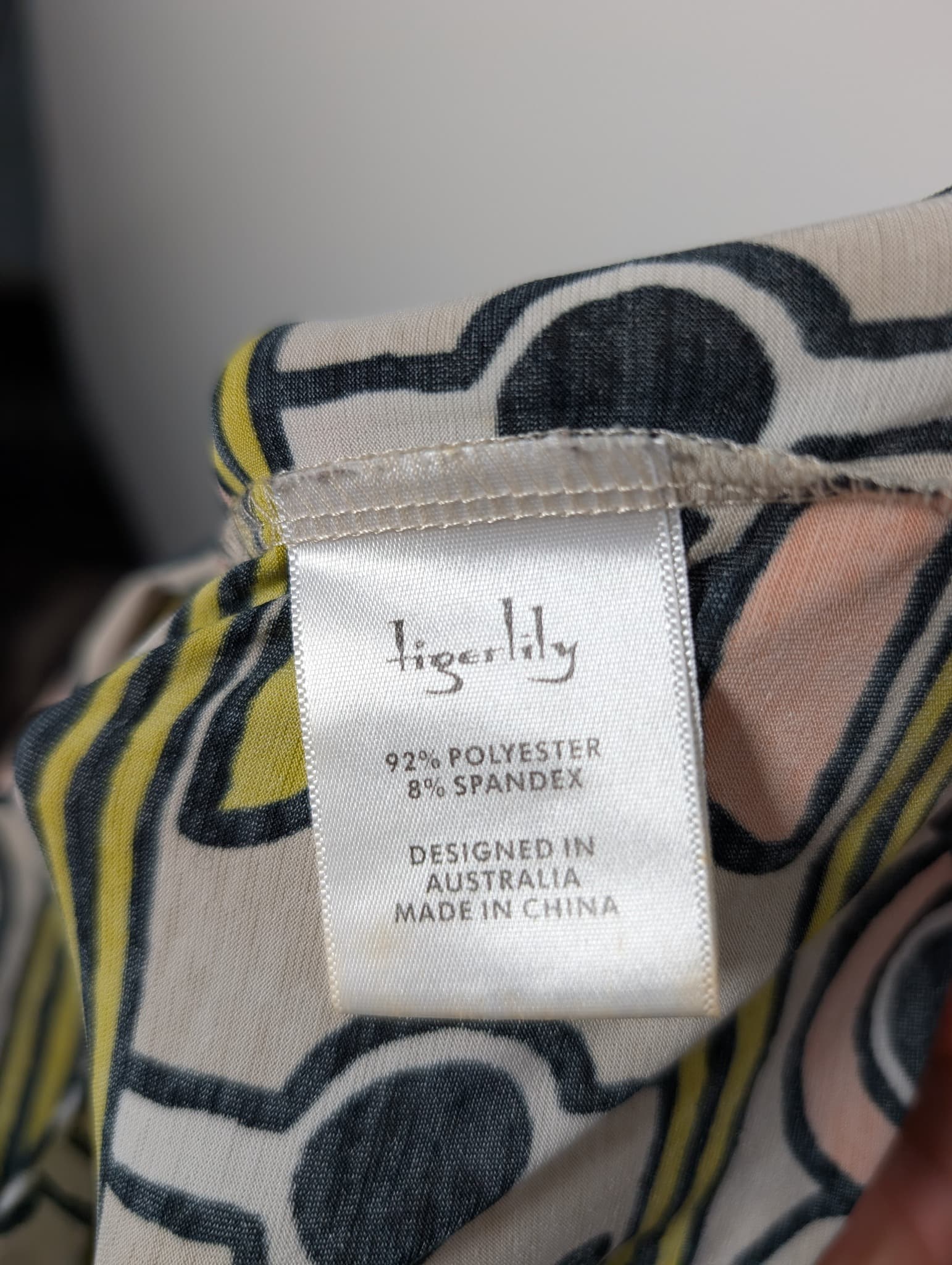 Tigerlily Geometric Print V-Neck Kaftan Tunic Large — photo 8 of 9
