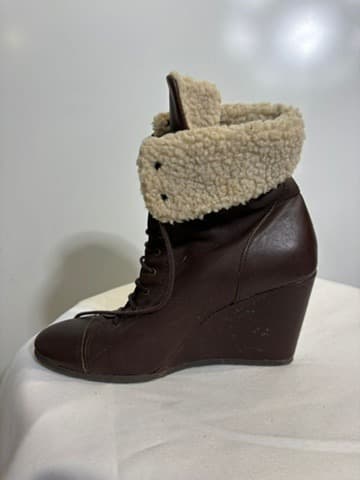 UGG Australia Lace-Up Wedge Boots Brown Leather — photo 2 of 3