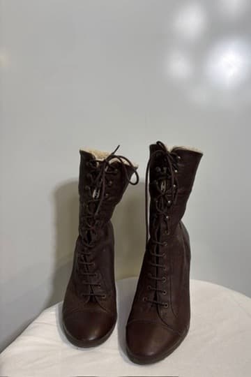 UGG Australia Lace-Up Wedge Boots Brown Leather — photo 3 of 3