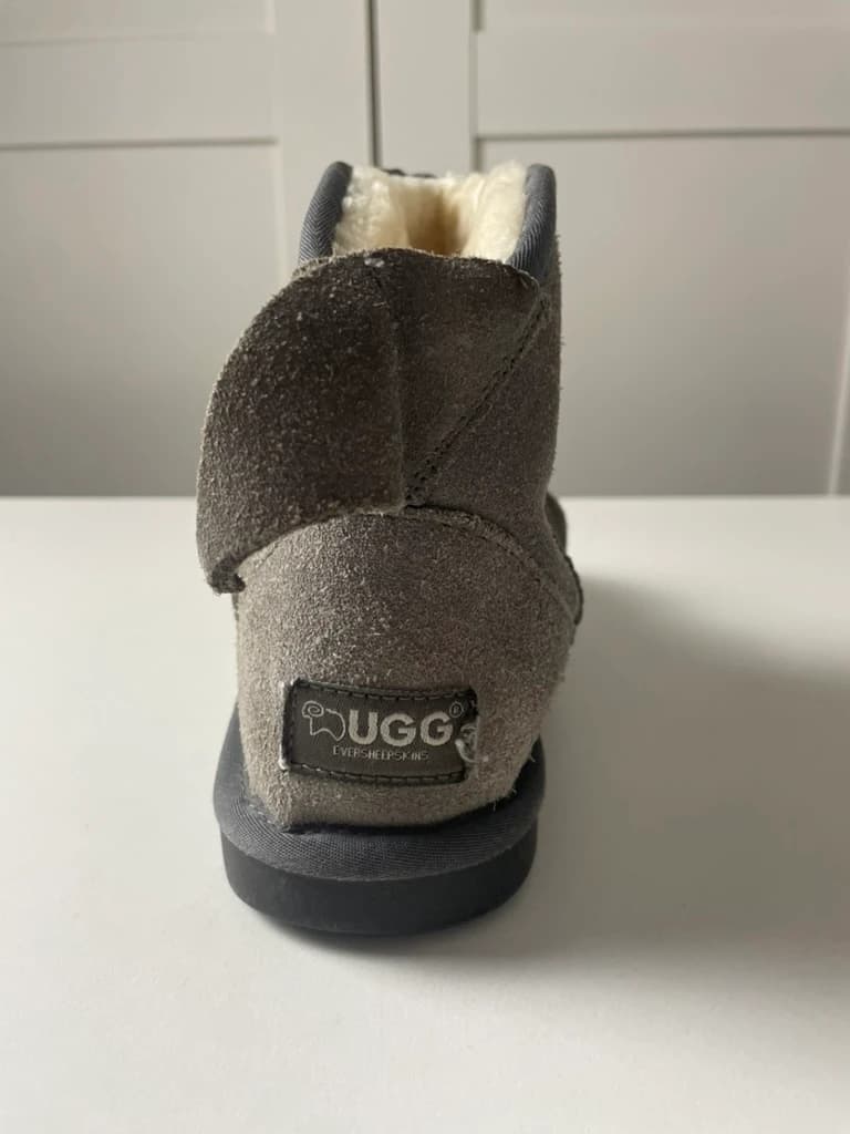 UGG Kids Grey Suede Shark Face Boots — photo 2 of 9