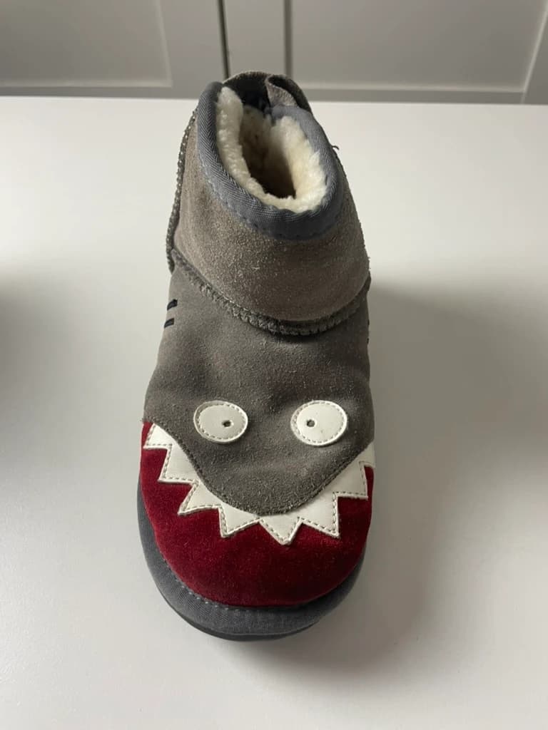 UGG Kids Grey Suede Shark Face Boots — photo 4 of 9