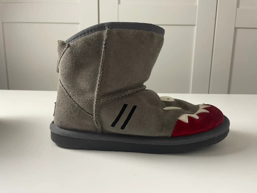 UGG Kids Grey Suede Shark Face Boots — photo 5 of 9