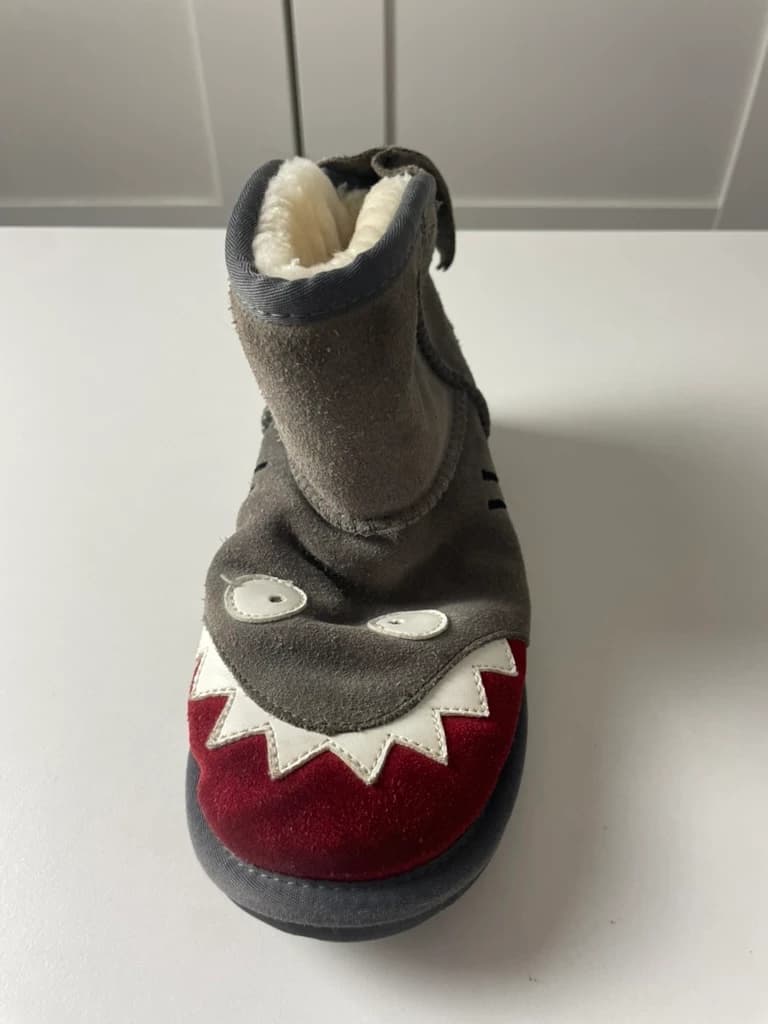 UGG Kids Grey Suede Shark Face Boots — photo 8 of 9