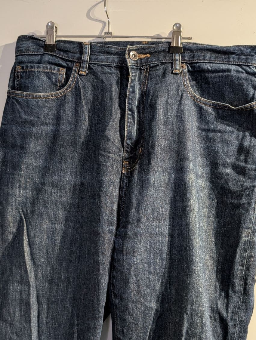 Uniqlo Dark Wash Denim Jeans - Size 32 Inch Waist — photo 8 of 9
