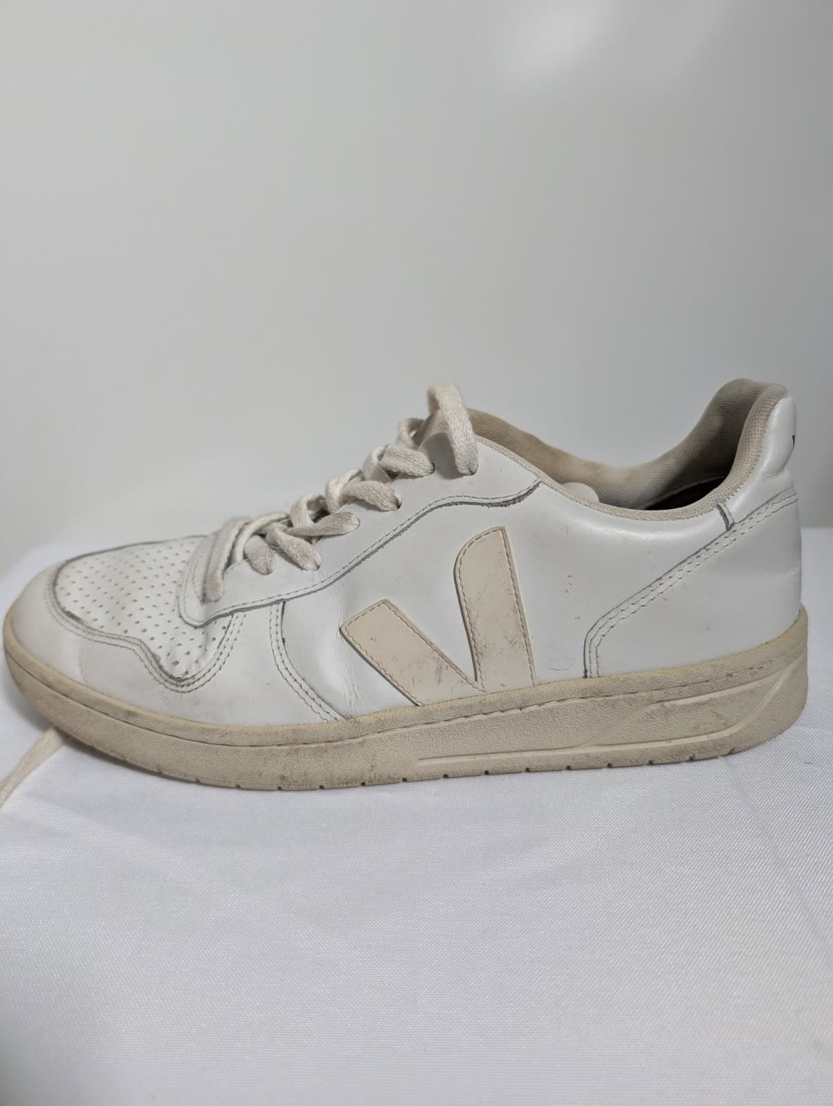Veja V-10 Leather Sneakers White EU 41 US 8 — photo 2 of 8