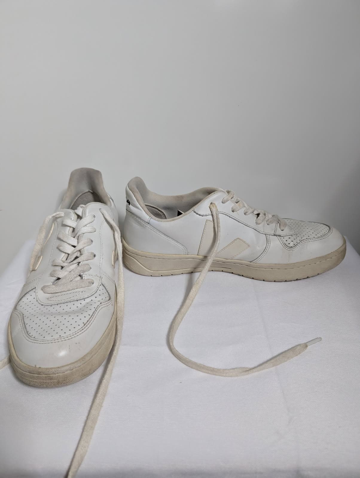 Veja V-10 Leather Sneakers White EU 41 US 8 — photo 3 of 8